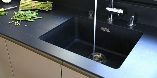 Dekton_1-600×300